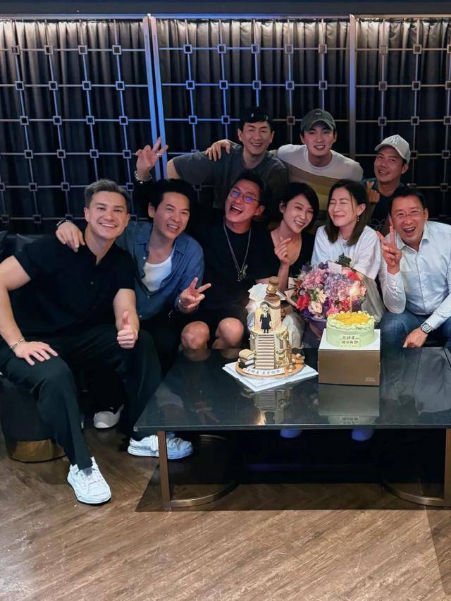 TVB视后提前庆祝生日，两代艺人齐聚，新生代小生同框成焦点封面图
